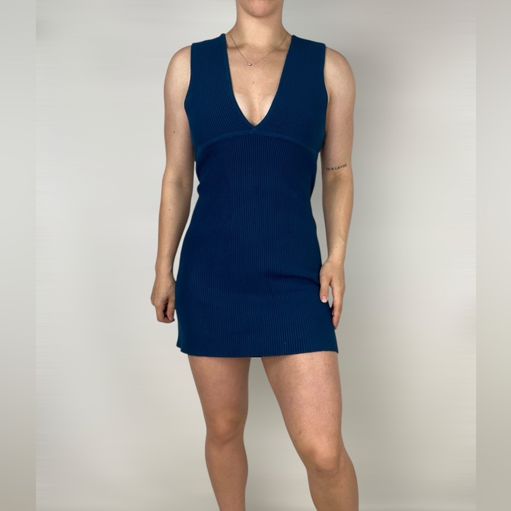 HOUSE OF HARLOW 1960 Luxe Sleeveless V Neck Mini Bodycon Dress Ribbed‎
